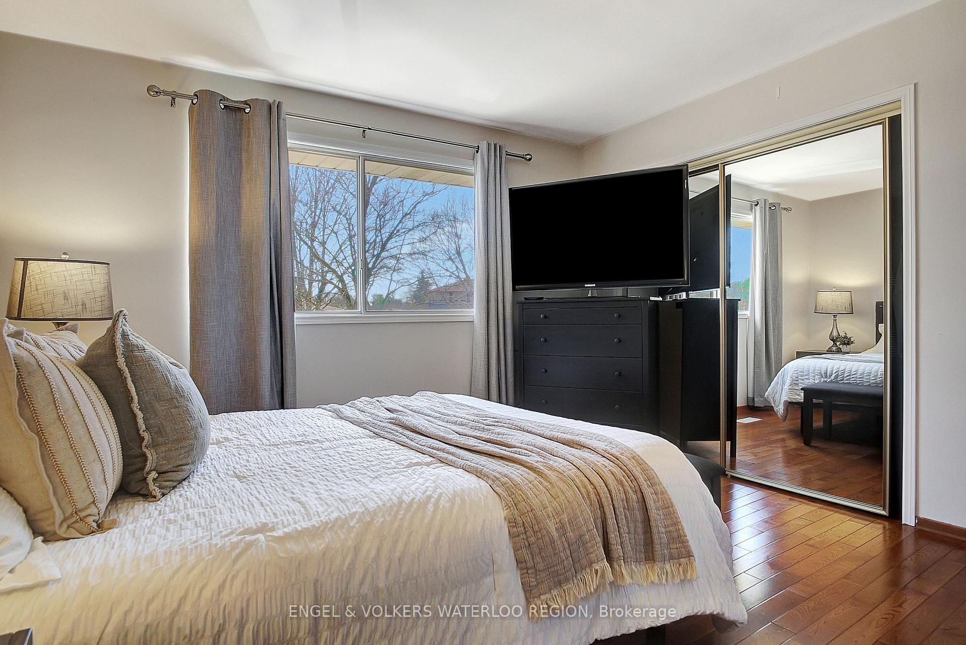 Photo 20 of 137 Wimbleton Crescent, Kitchener — HOMEH