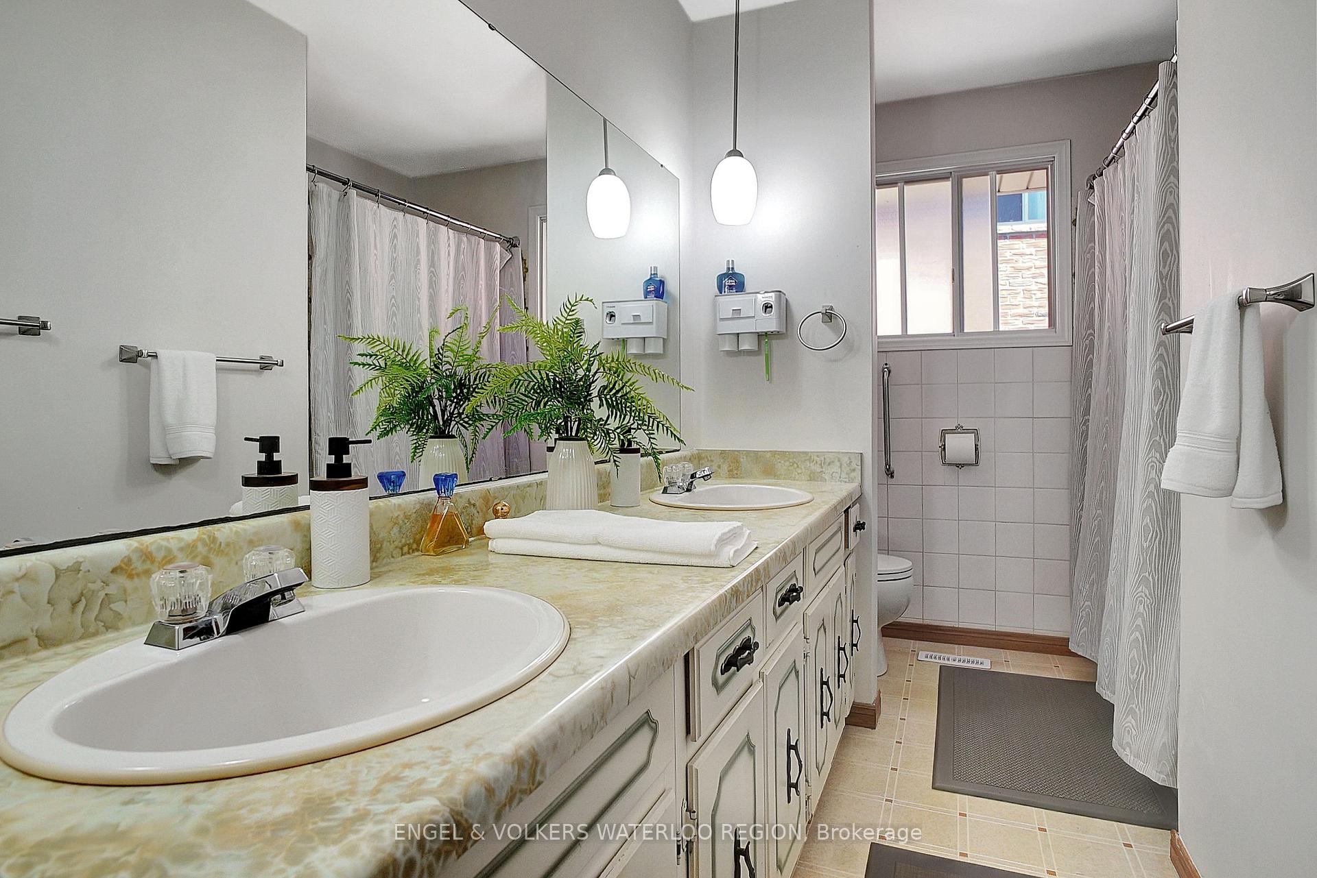 Photo 28 of 137 Wimbleton Crescent, Kitchener — HOMEH