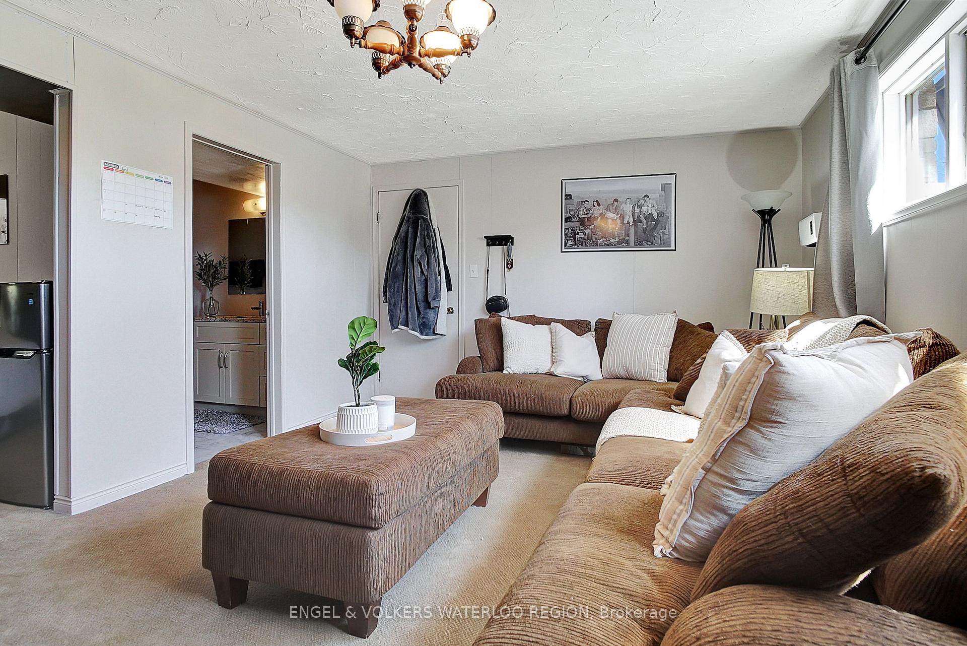 Photo 33 of 137 Wimbleton Crescent, Kitchener — HOMEH
