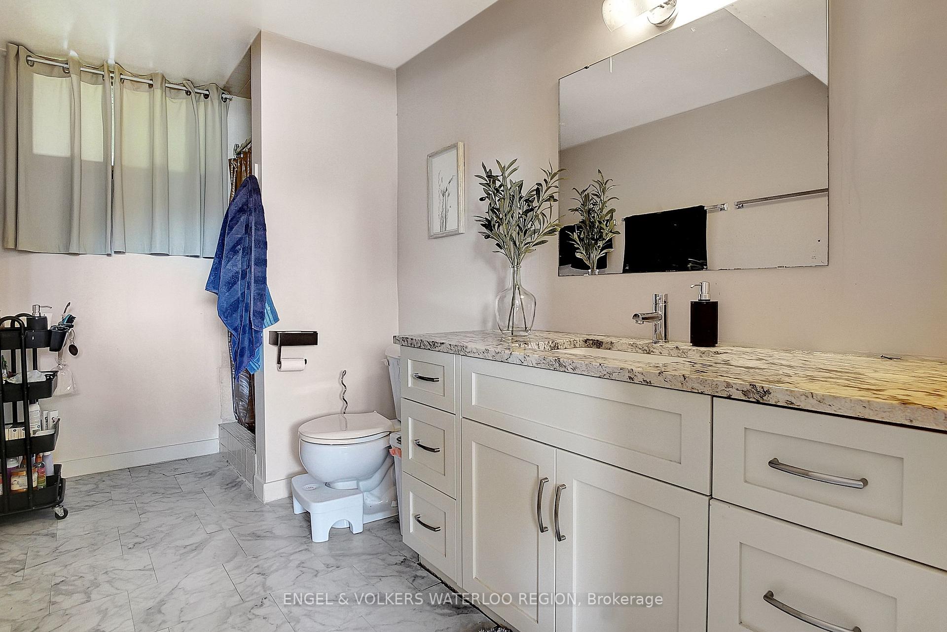 Photo 35 of 137 Wimbleton Crescent, Kitchener — HOMEH