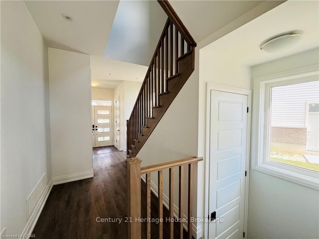 Photo 10 of 216 Histand Trail, Kitchener — HOMEH