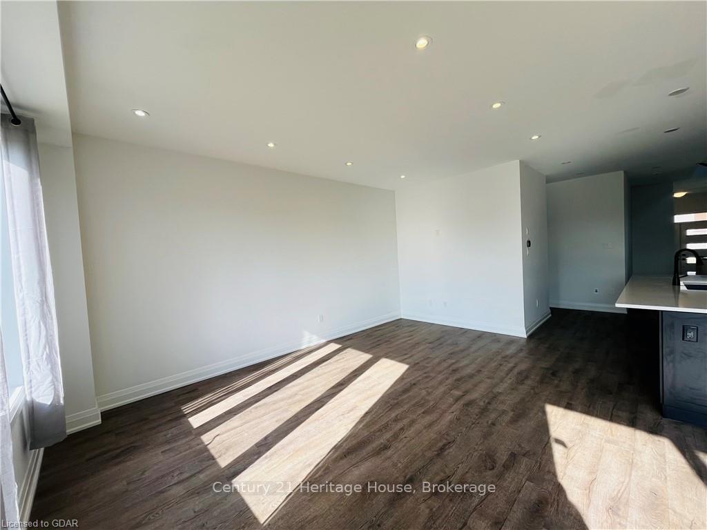 Photo 17 of 216 Histand Trail, Kitchener — HOMEH