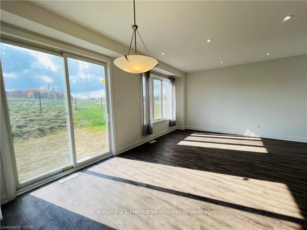 Photo 18 of 216 Histand Trail, Kitchener — HOMEH
