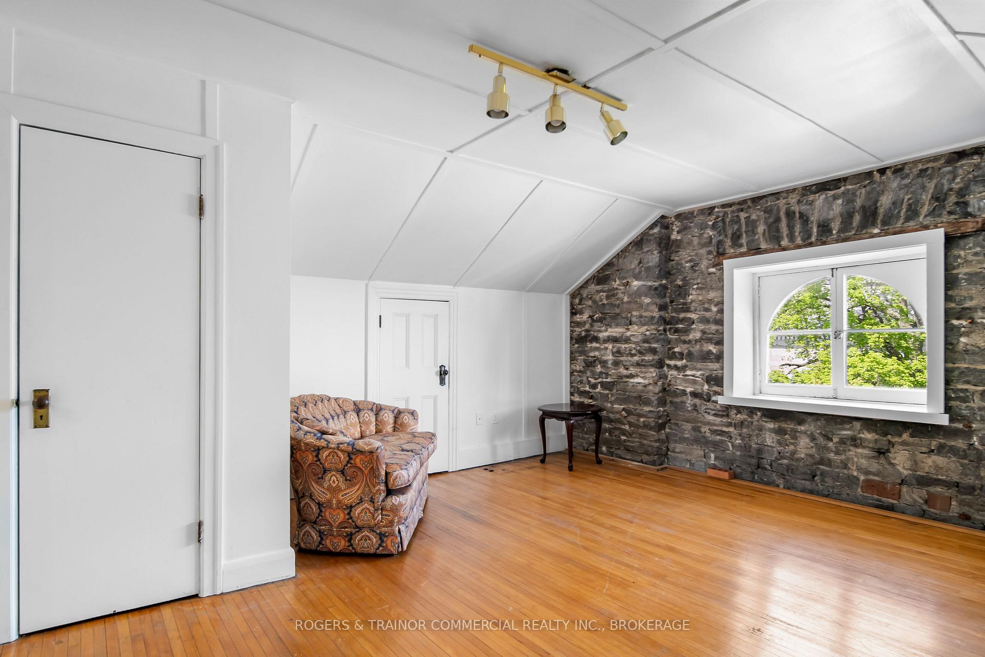 Photo 23 of 264 King Street E, Kingston, Central City East — HOMEH