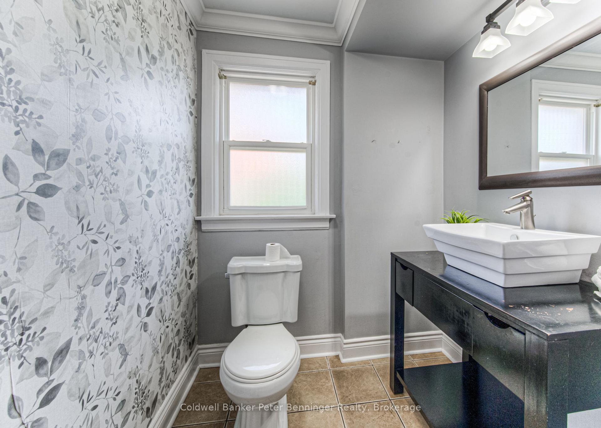 Photo 9 of 48 Ellis Avenue, Kitchener — HOMEH