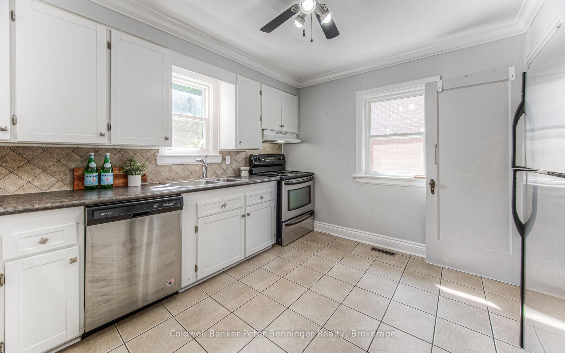 Photo 12 of 48 Ellis Avenue, Kitchener — HOMEH