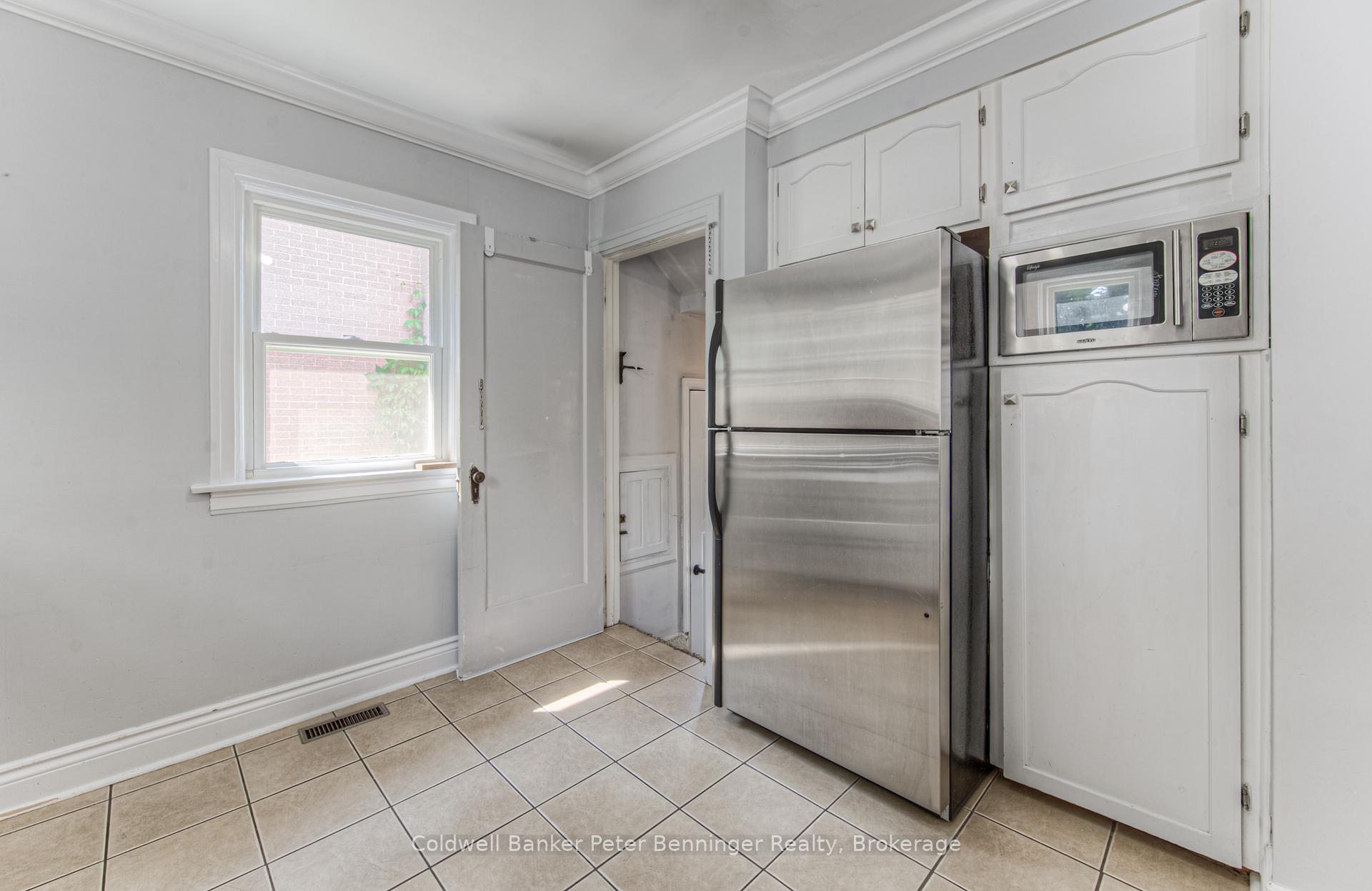 Photo 14 of 48 Ellis Avenue, Kitchener — HOMEH