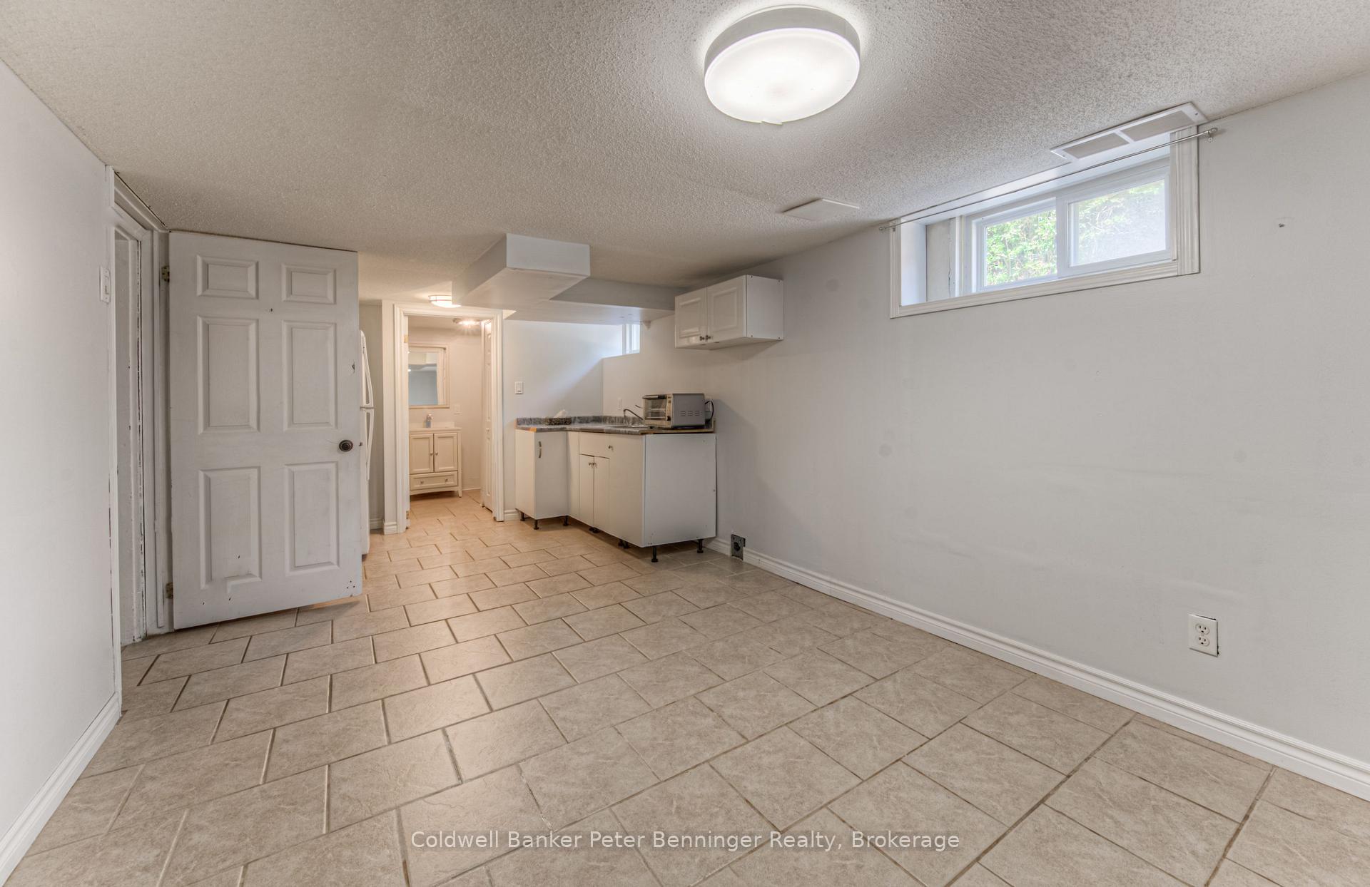 Photo 23 of 48 Ellis Avenue, Kitchener — HOMEH