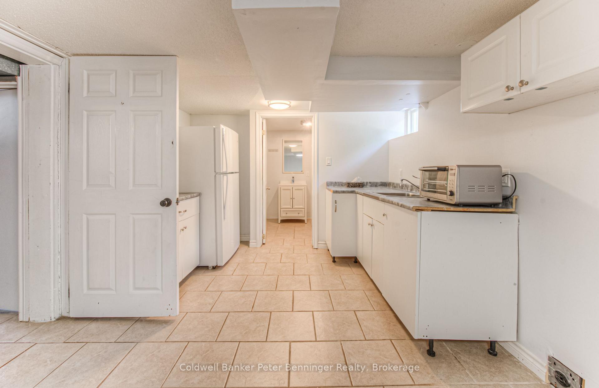 Photo 24 of 48 Ellis Avenue, Kitchener — HOMEH