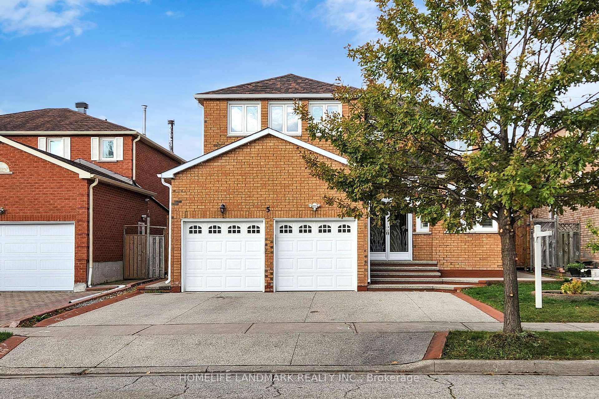 Photo 2 of 5 Irenemount Crescent, Markham, Middlefield — HOMEH