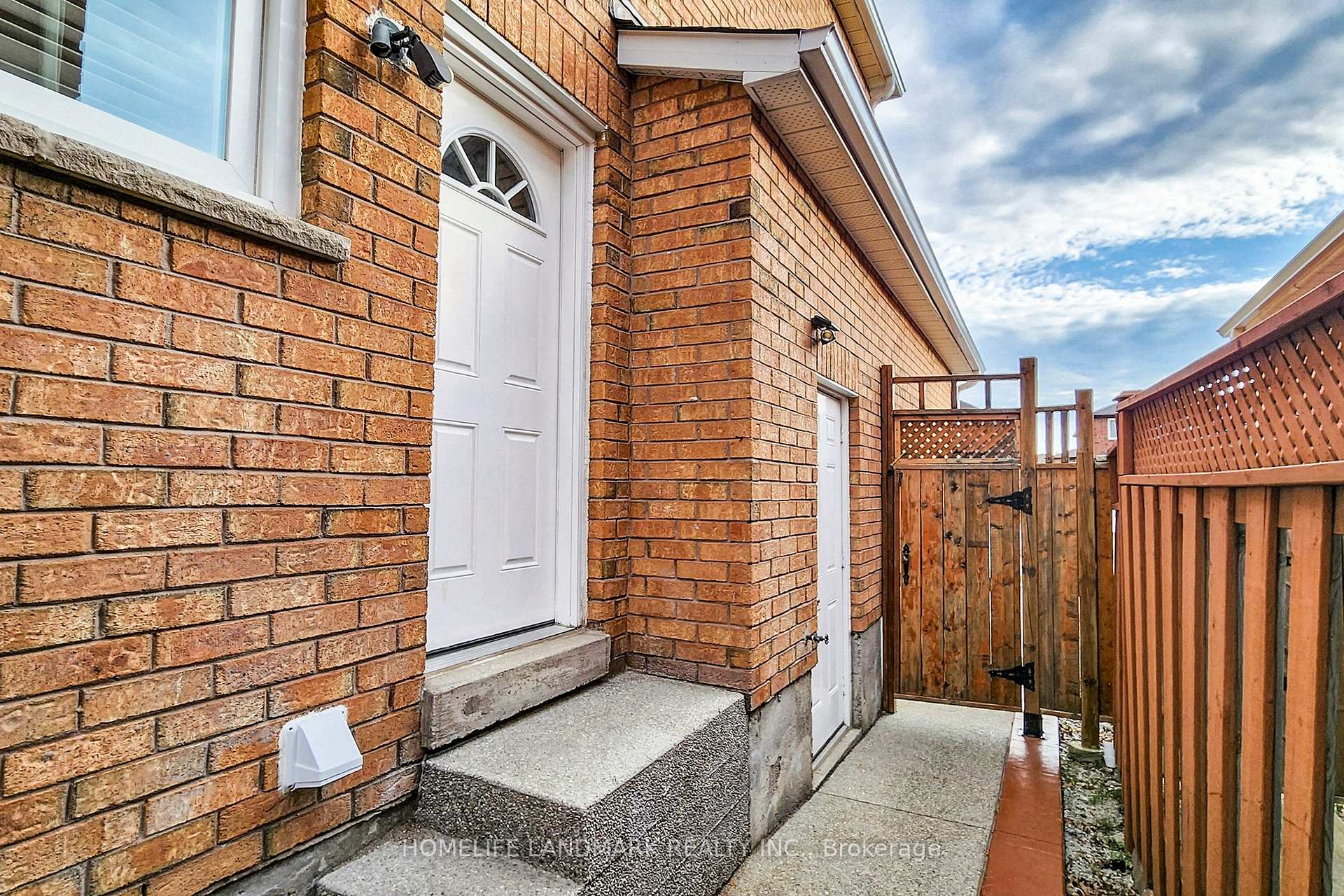 Photo 48 of 5 Irenemount Crescent, Markham, Middlefield — HOMEH