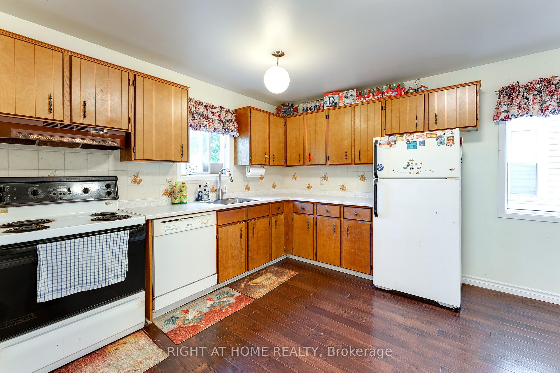Photo 14 of 17 Gowrie Drive, Ottawa, Kanata - Glencairn/Hazeldean — HOMEH