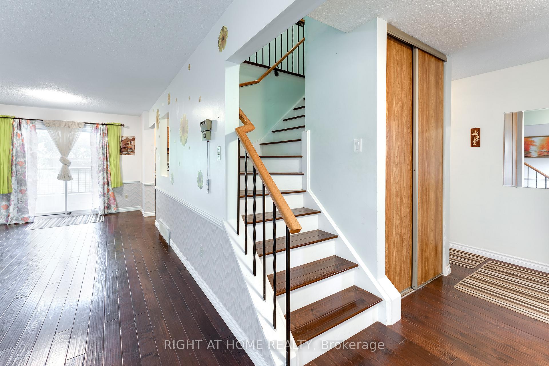 Photo 18 of 17 Gowrie Drive, Ottawa, Kanata - Glencairn/Hazeldean — HOMEH