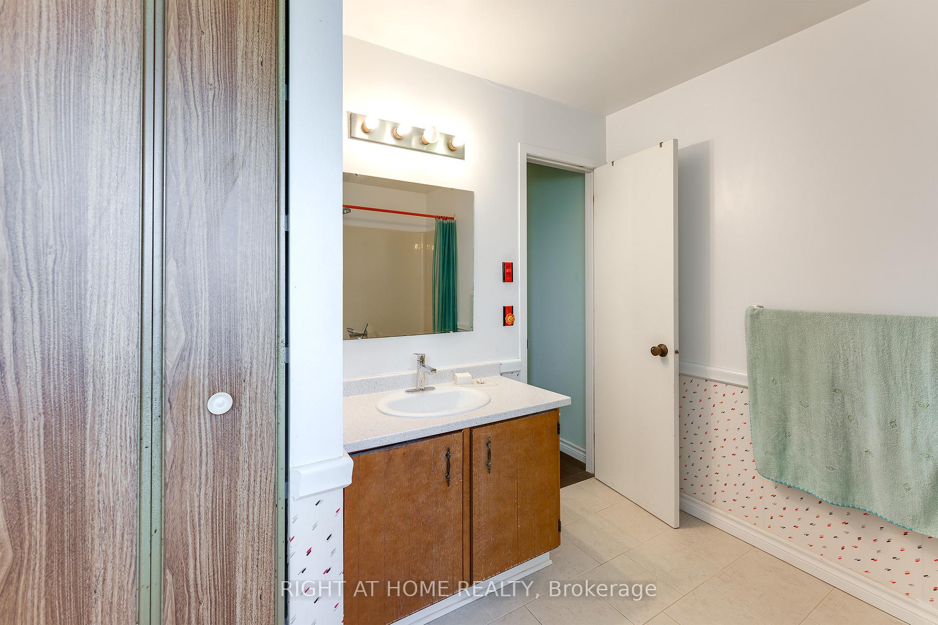Photo 21 of 17 Gowrie Drive, Ottawa, Kanata - Glencairn/Hazeldean — HOMEH