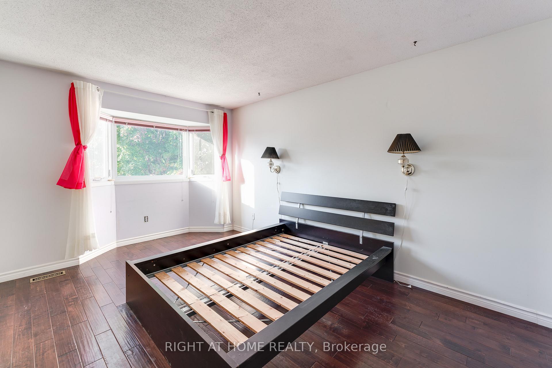 Photo 27 of 17 Gowrie Drive, Ottawa, Kanata - Glencairn/Hazeldean — HOMEH