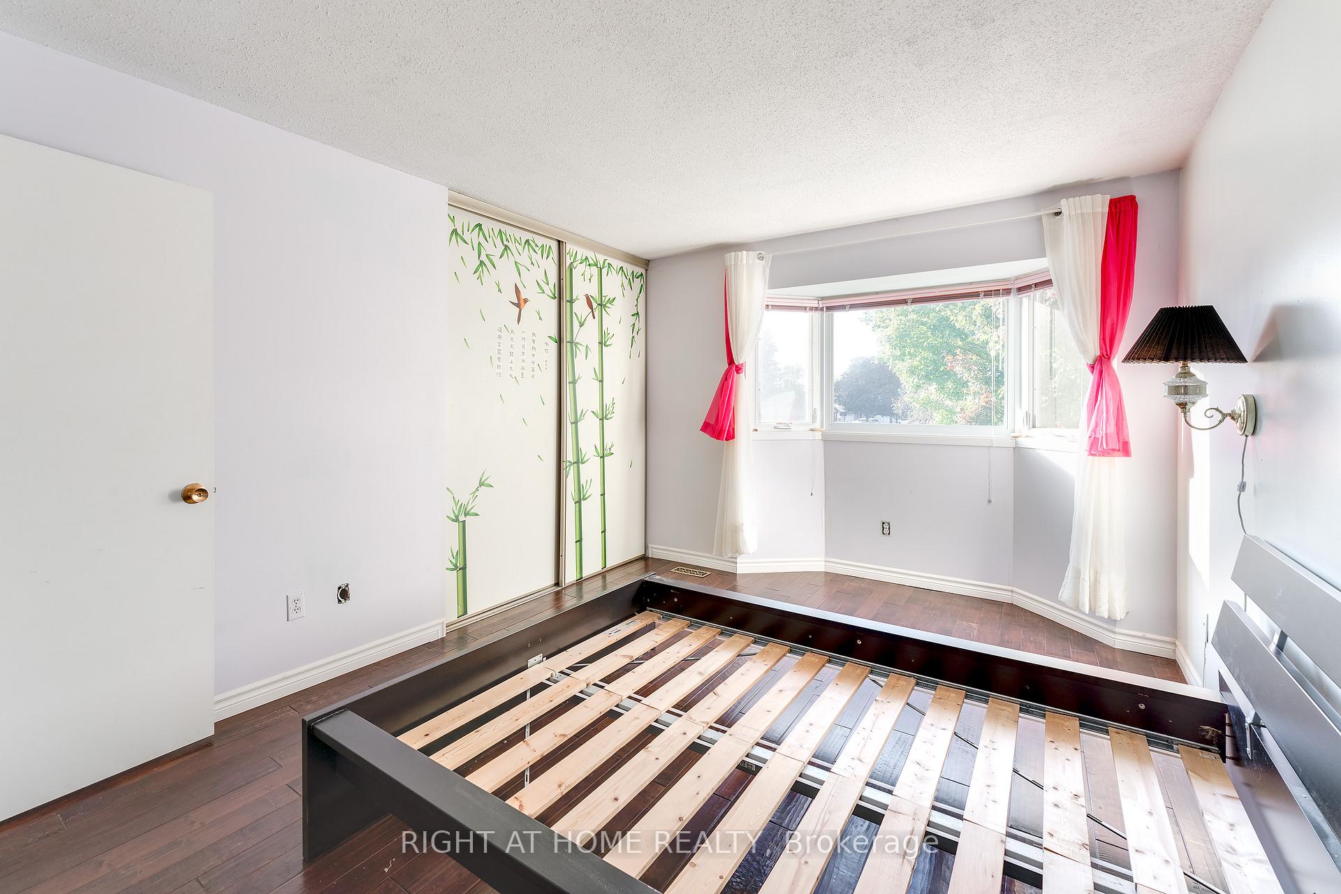 Photo 29 of 17 Gowrie Drive, Ottawa, Kanata - Glencairn/Hazeldean — HOMEH