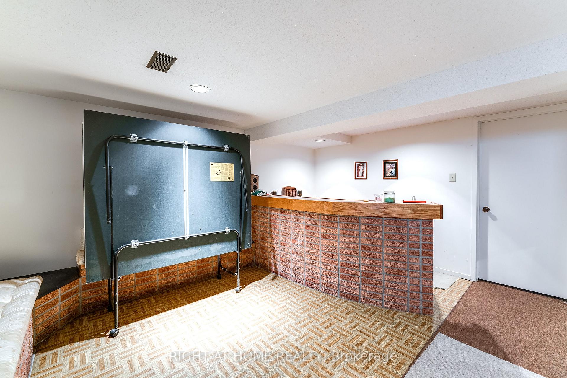 Photo 32 of 17 Gowrie Drive, Ottawa, Kanata - Glencairn/Hazeldean — HOMEH