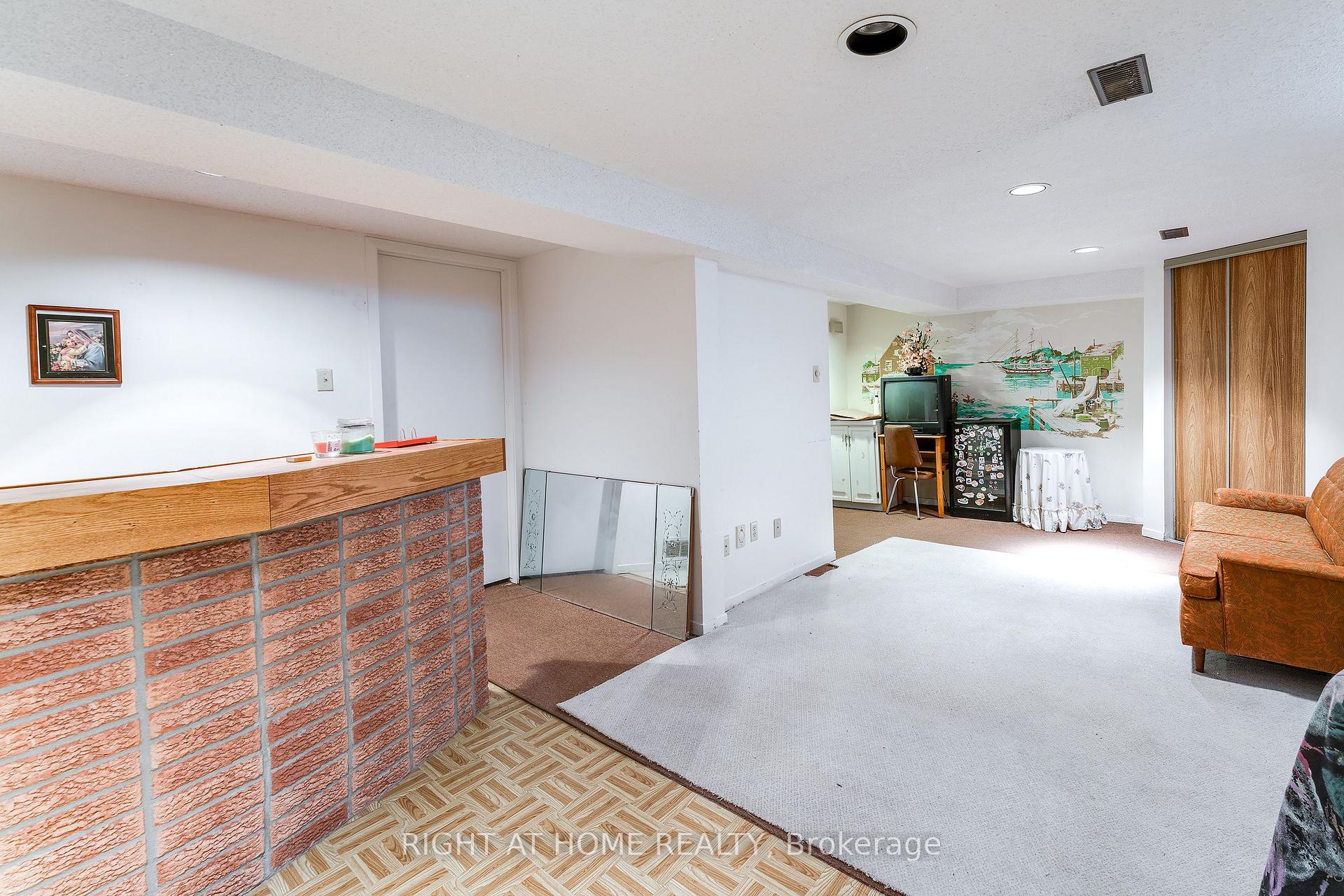 Photo 33 of 17 Gowrie Drive, Ottawa, Kanata - Glencairn/Hazeldean — HOMEH