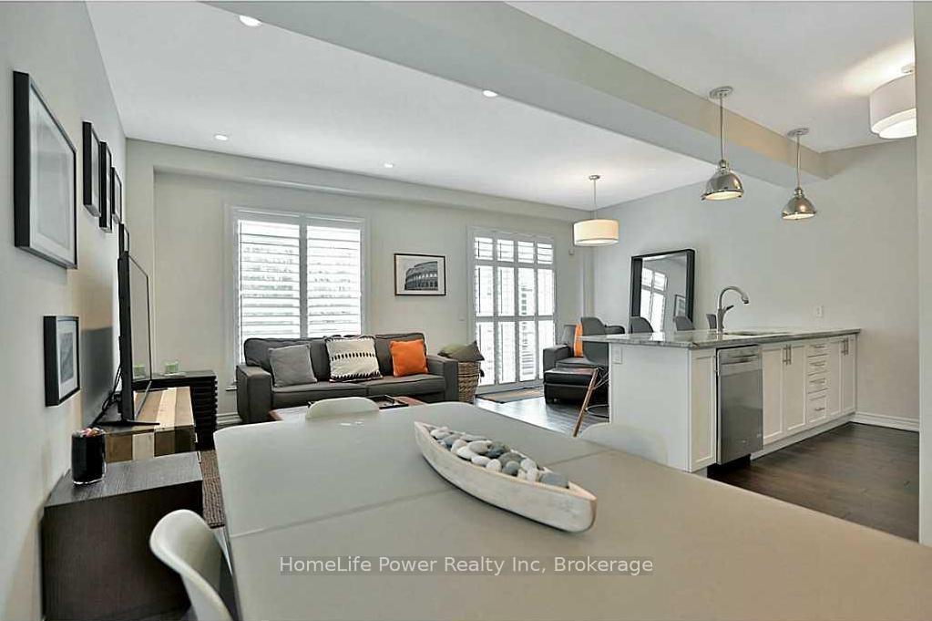 Photo 5 of 63 Southshore Crescent, Hamilton, Stoney Creek — HOMEH