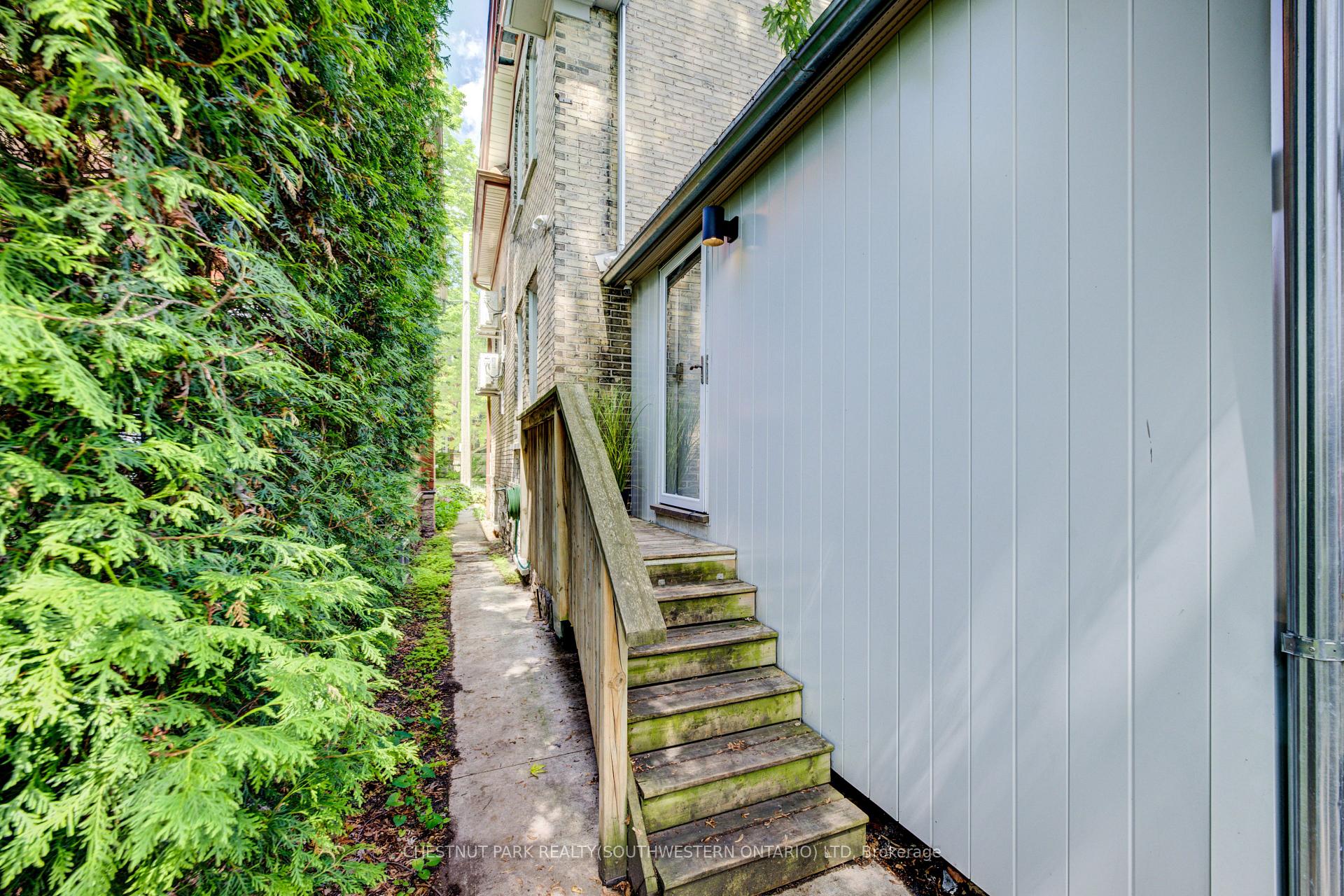 Photo 8 of 23 Richmond Avenue, Kitchener — HOMEH