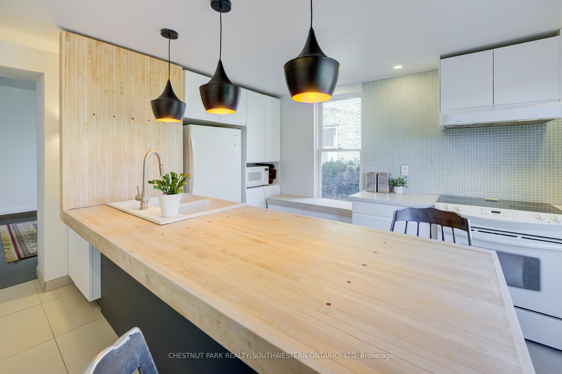 Photo 16 of 23 Richmond Avenue, Kitchener — HOMEH