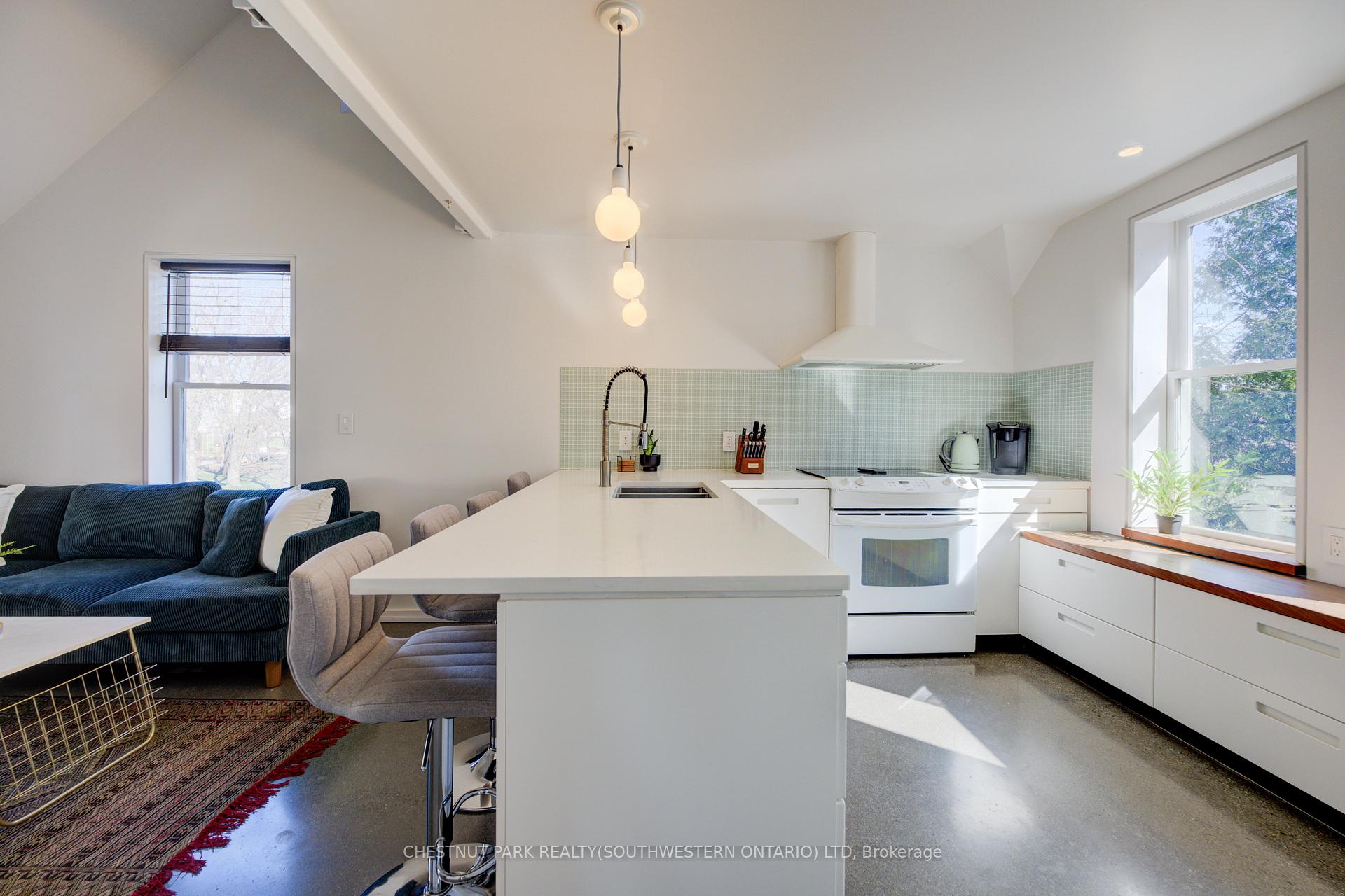Photo 27 of 23 Richmond Avenue, Kitchener — HOMEH