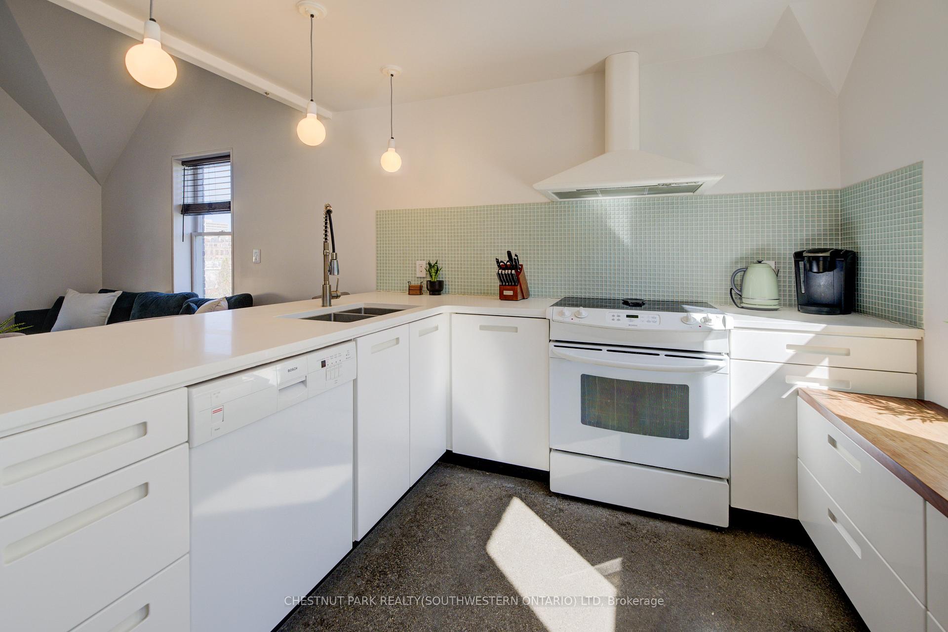 Photo 32 of 23 Richmond Avenue, Kitchener — HOMEH