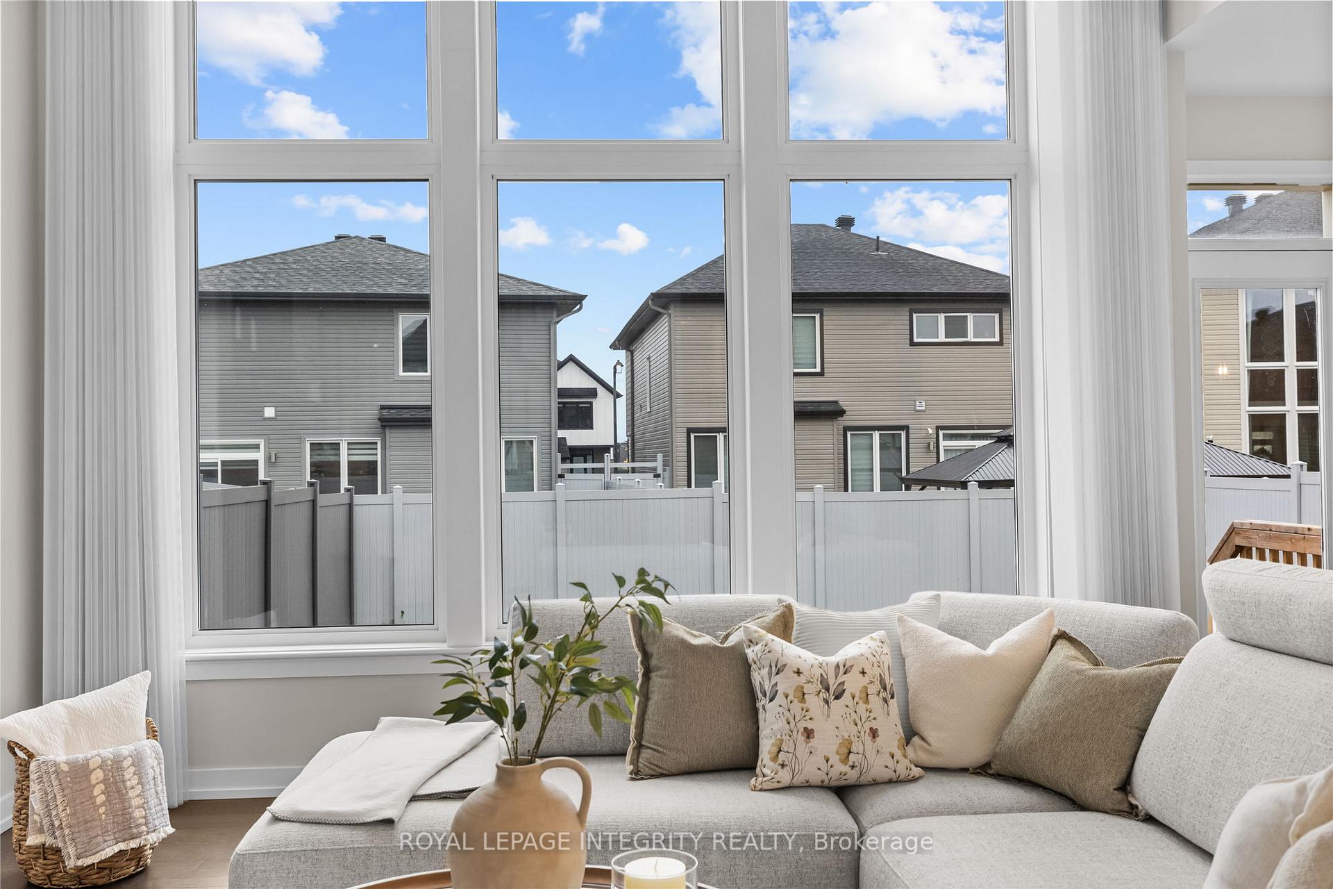 Photo 9 of 428 Gidran Circle, Ottawa, Kanata - Emerald Meadows/Trailwest — HOMEH