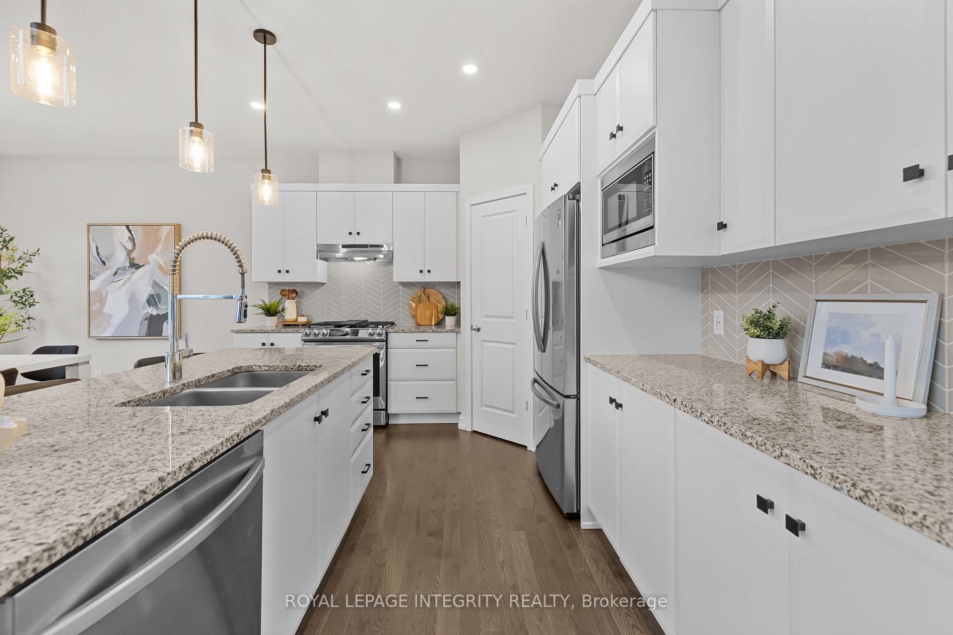 Photo 10 of 428 Gidran Circle, Ottawa, Kanata - Emerald Meadows/Trailwest — HOMEH