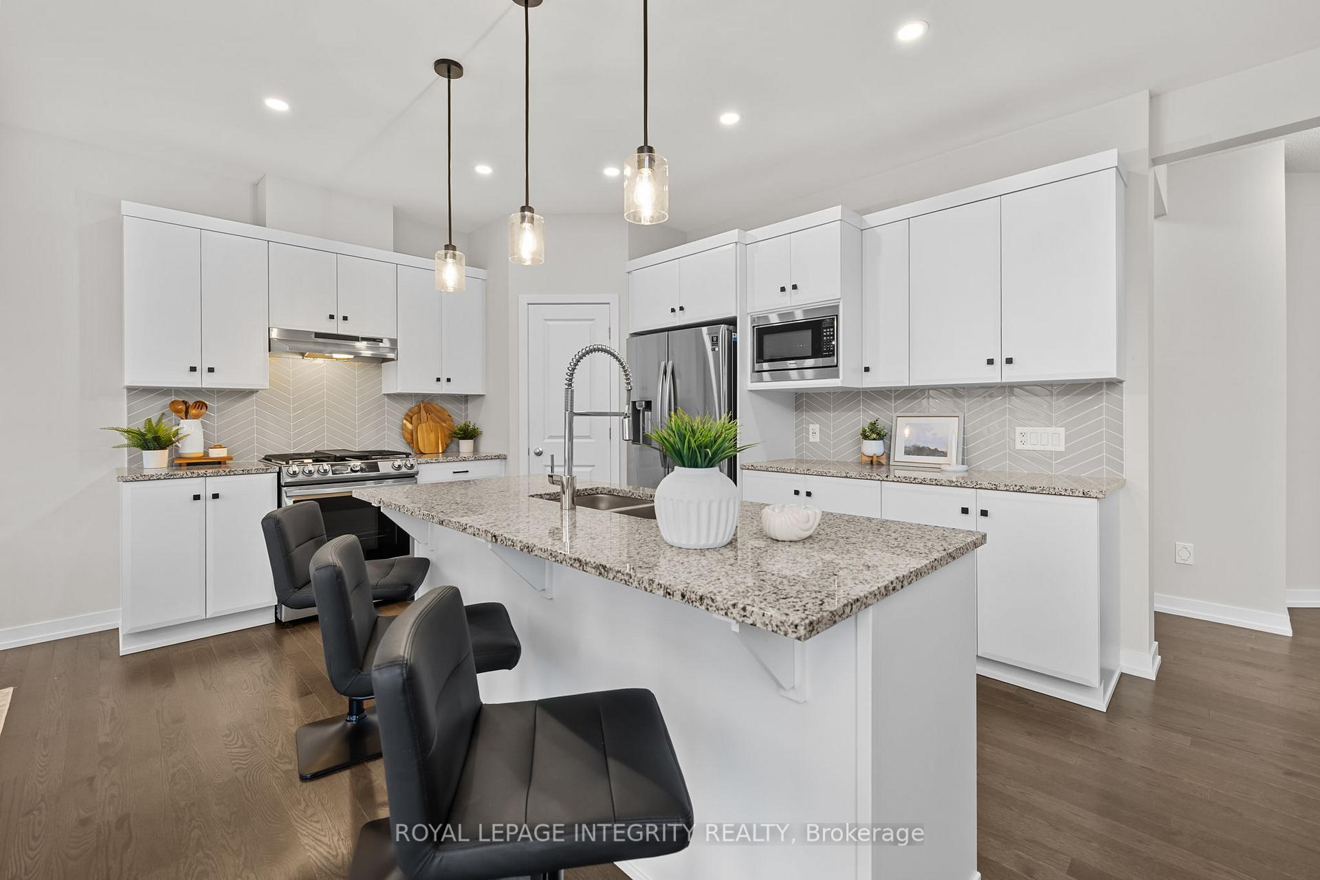 Photo 11 of 428 Gidran Circle, Ottawa, Kanata - Emerald Meadows/Trailwest — HOMEH