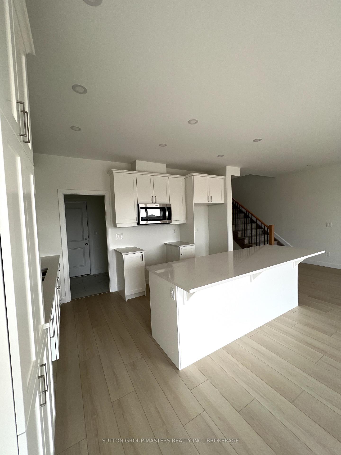 Photo 9 of 201 Superior Drive, Loyalist, Amherstview — HOMEH