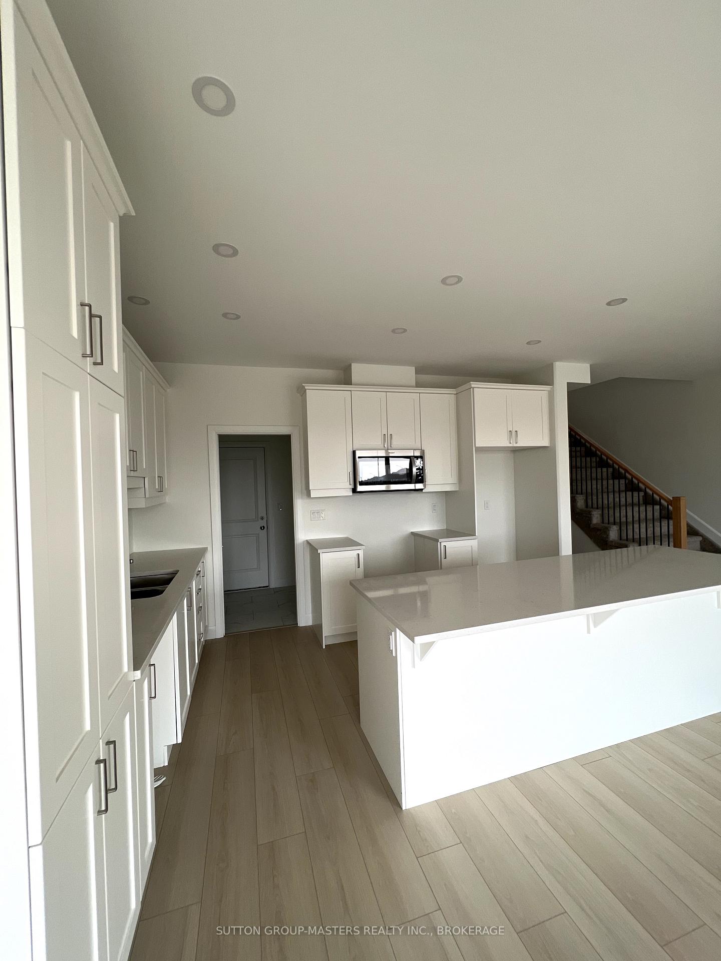 Photo 10 of 201 Superior Drive, Loyalist, Amherstview — HOMEH