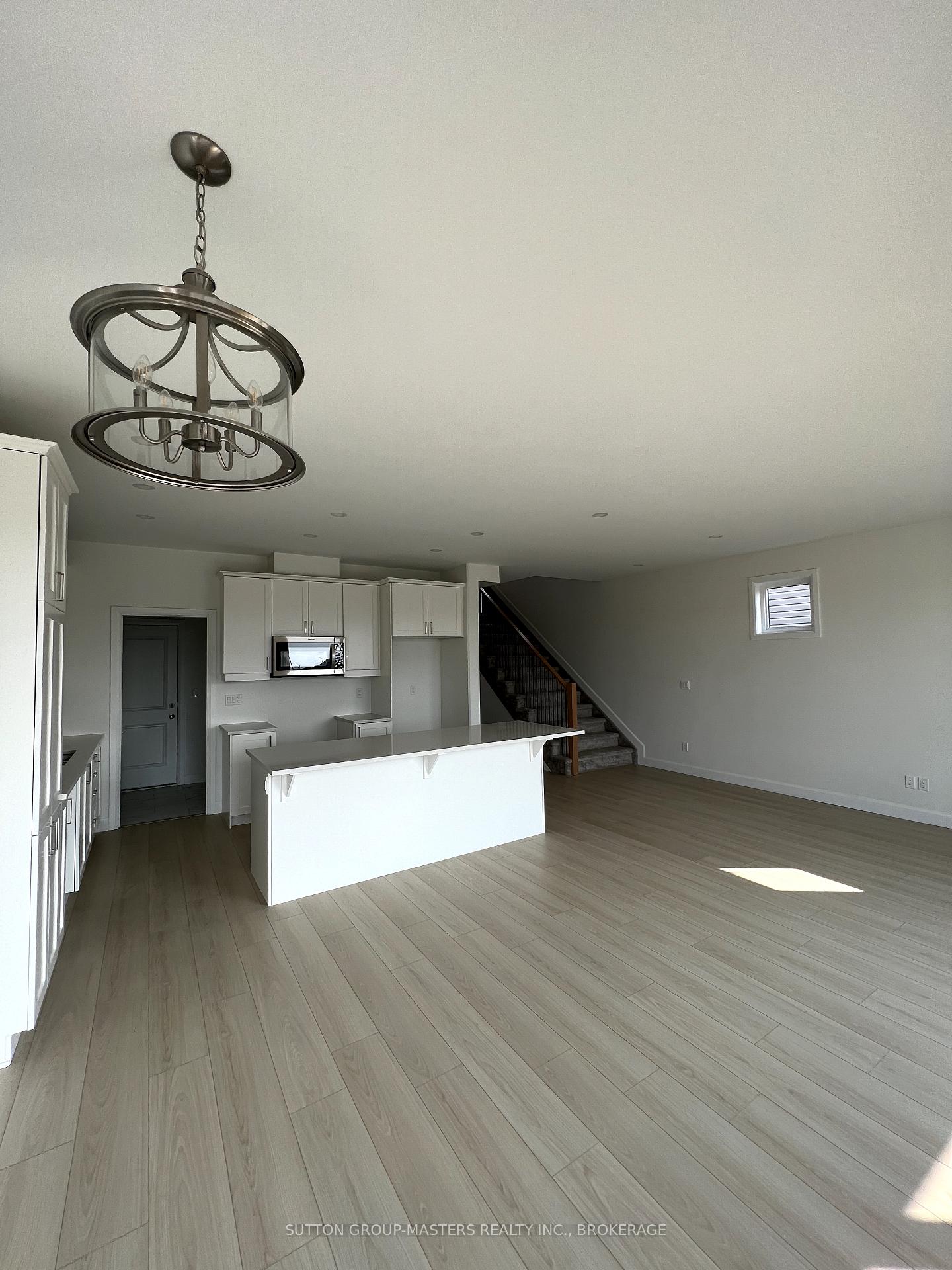 Photo 11 of 201 Superior Drive, Loyalist, Amherstview — HOMEH