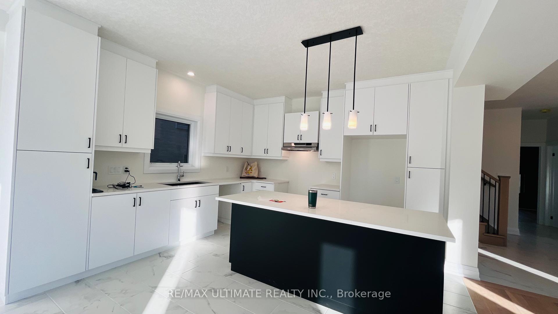 Photo 10 of 70 Shaded Creek Drive, Kitchener — HOMEH