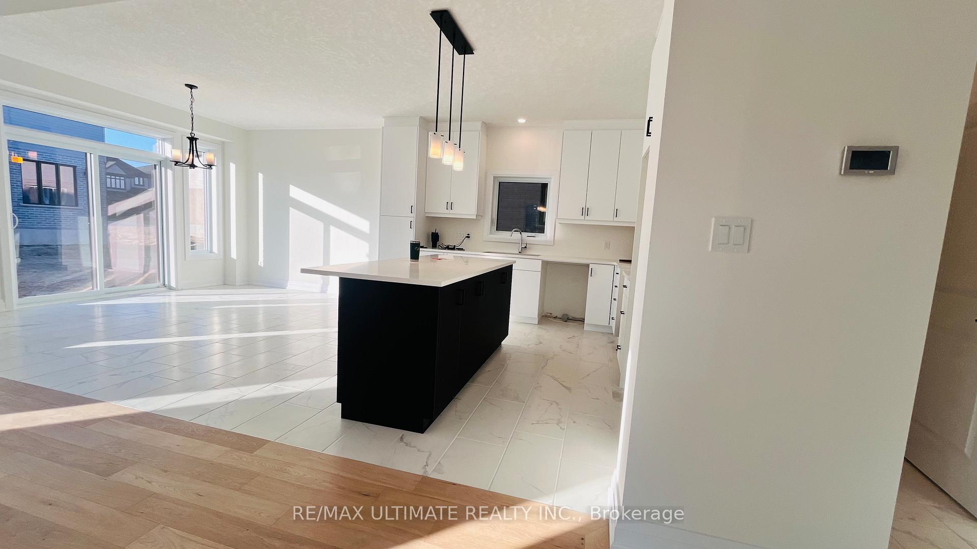 Photo 11 of 70 Shaded Creek Drive, Kitchener — HOMEH