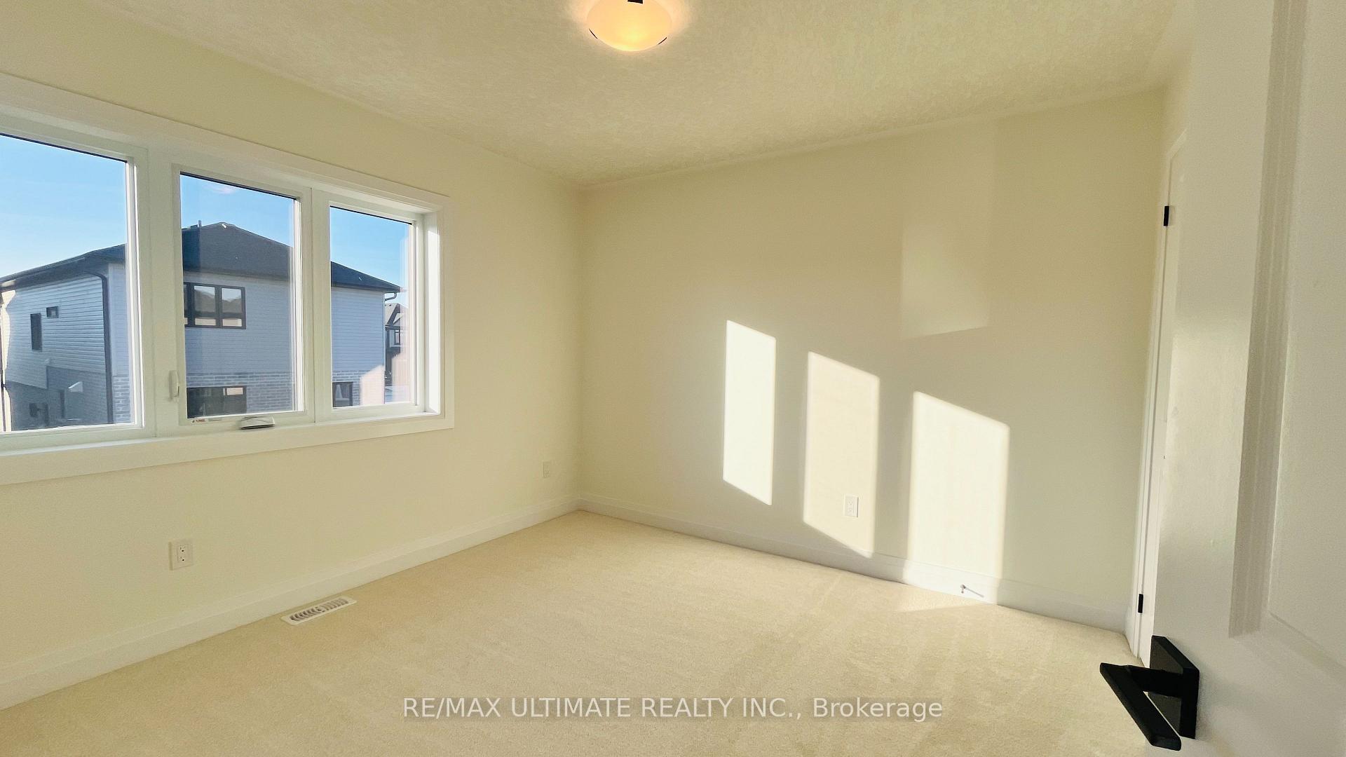 Photo 30 of 70 Shaded Creek Drive, Kitchener — HOMEH