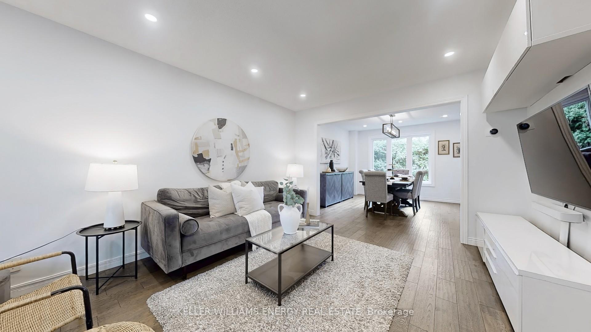 Photo 4 of 29 Fry Court, Markham, Markham Village — HOMEH