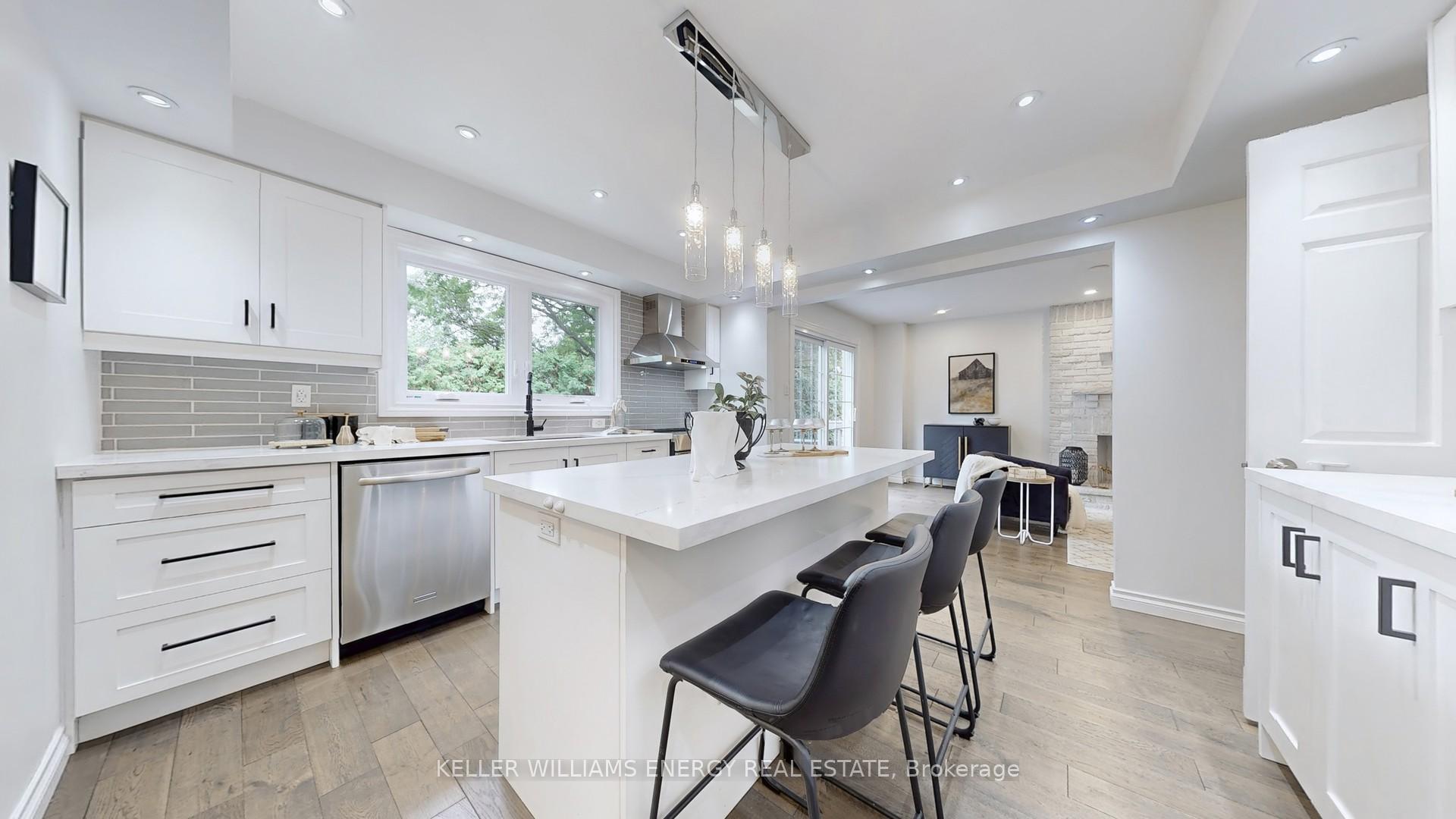 Photo 8 of 29 Fry Court, Markham, Markham Village — HOMEH