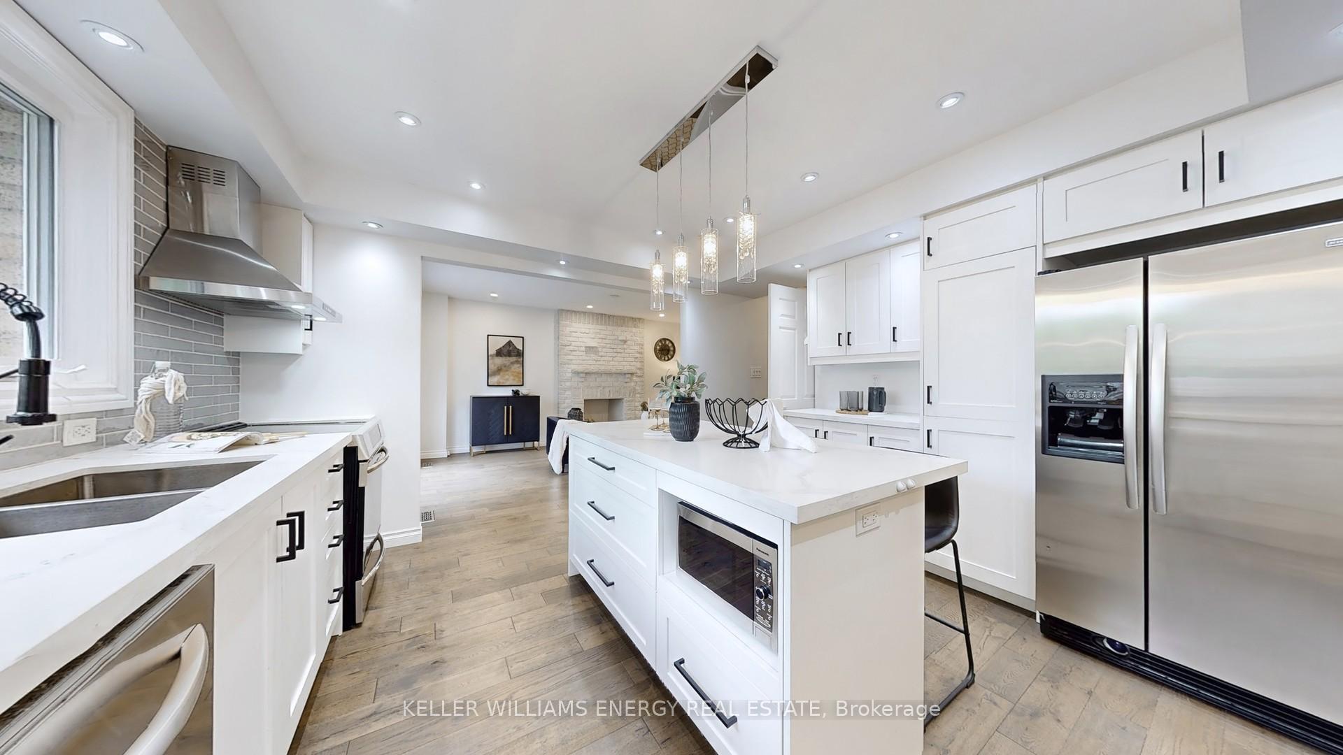 Photo 9 of 29 Fry Court, Markham, Markham Village — HOMEH