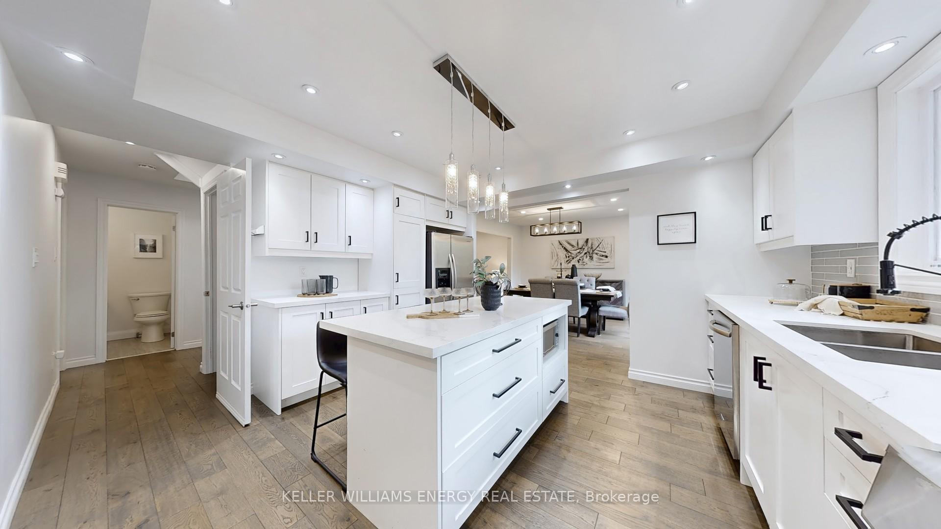 Photo 10 of 29 Fry Court, Markham, Markham Village — HOMEH