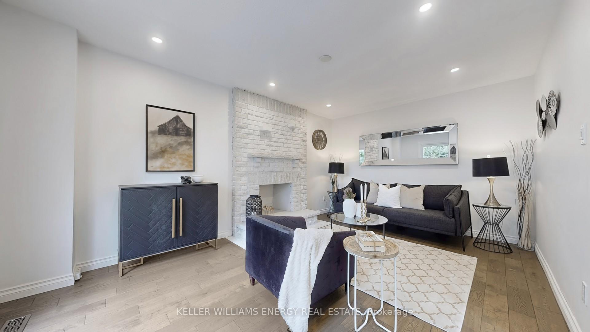 Photo 14 of 29 Fry Court, Markham, Markham Village — HOMEH