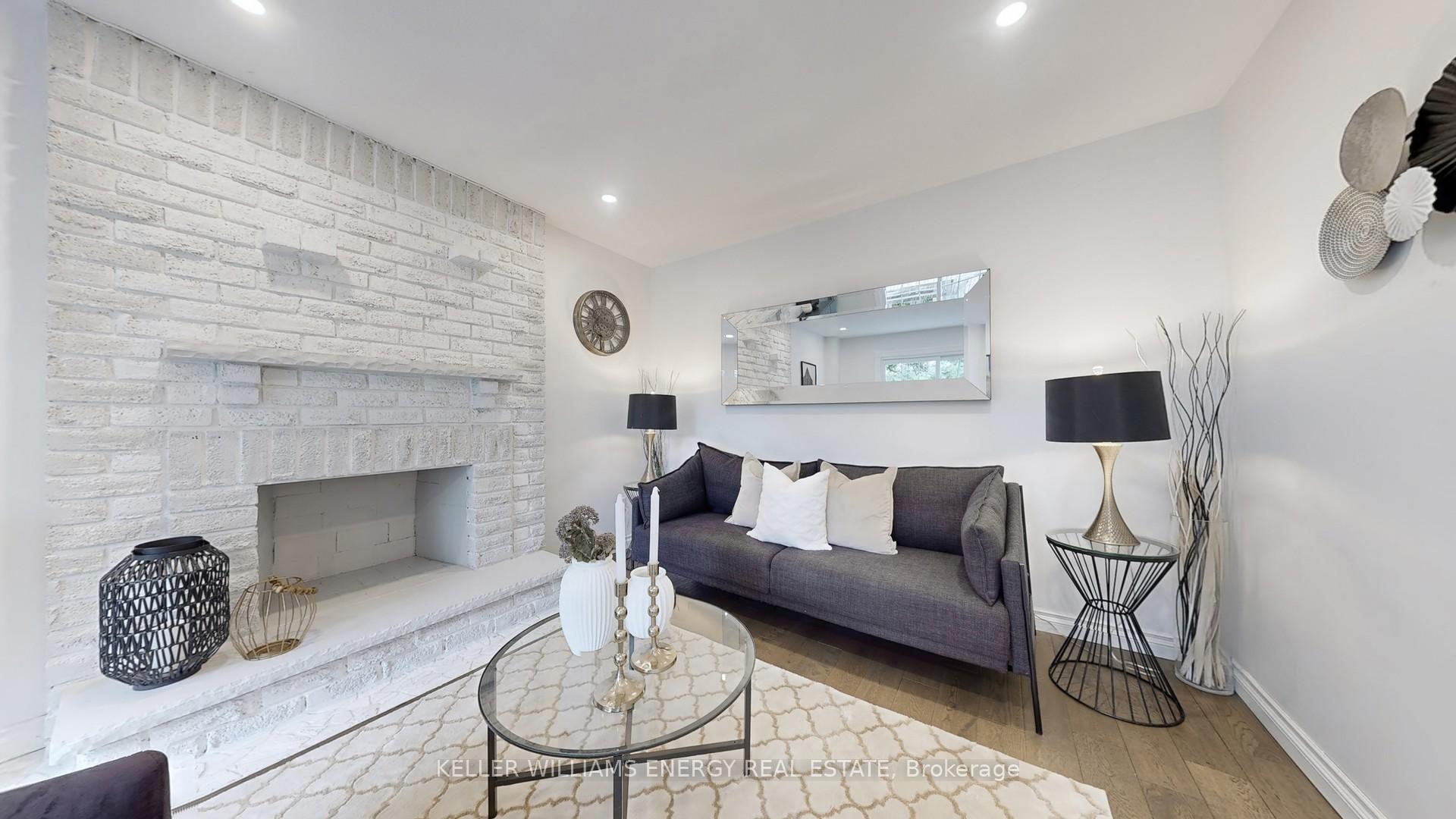 Photo 15 of 29 Fry Court, Markham, Markham Village — HOMEH
