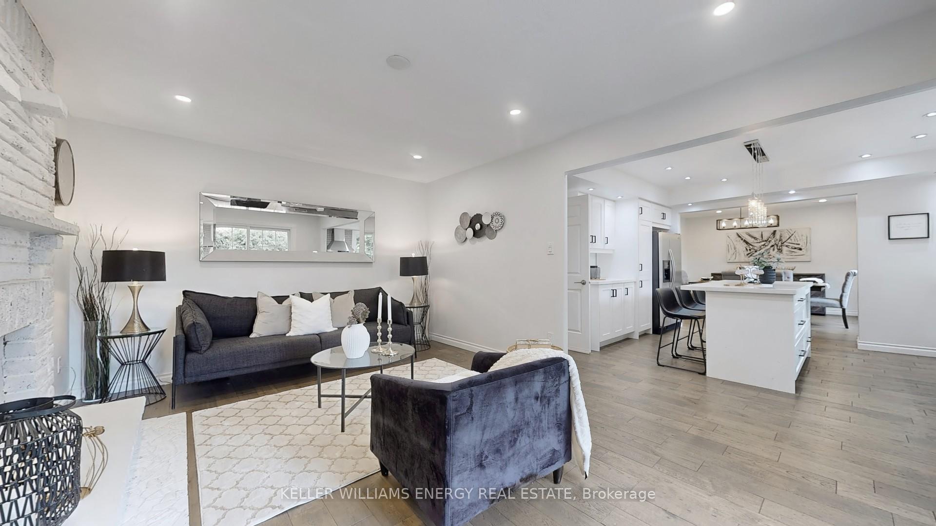 Photo 16 of 29 Fry Court, Markham, Markham Village — HOMEH