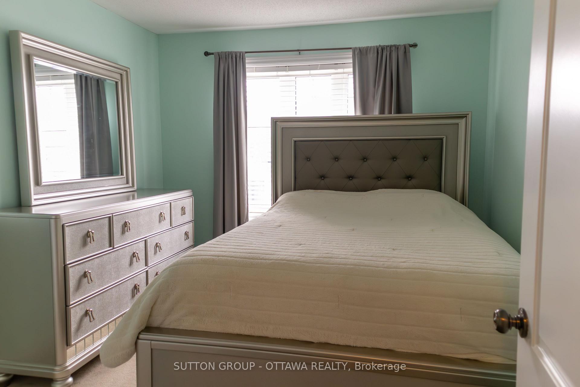 Photo 17 of 654 Moorpark Avenue, Ottawa, Kanata - Emerald Meadows/Trailwest — HOMEH