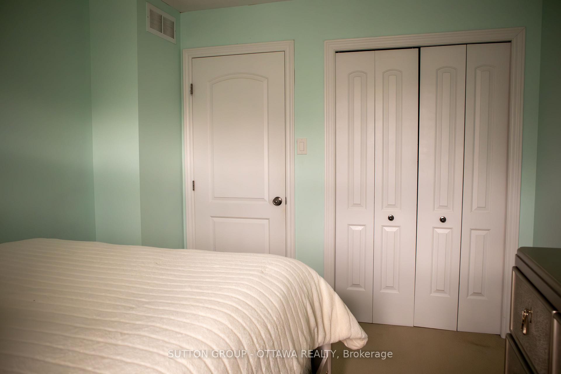 Photo 18 of 654 Moorpark Avenue, Ottawa, Kanata - Emerald Meadows/Trailwest — HOMEH