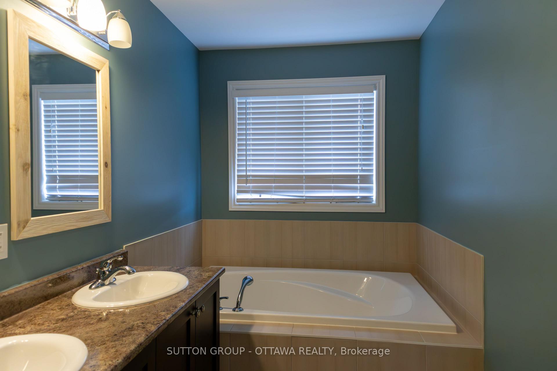 Photo 26 of 654 Moorpark Avenue, Ottawa, Kanata - Emerald Meadows/Trailwest — HOMEH