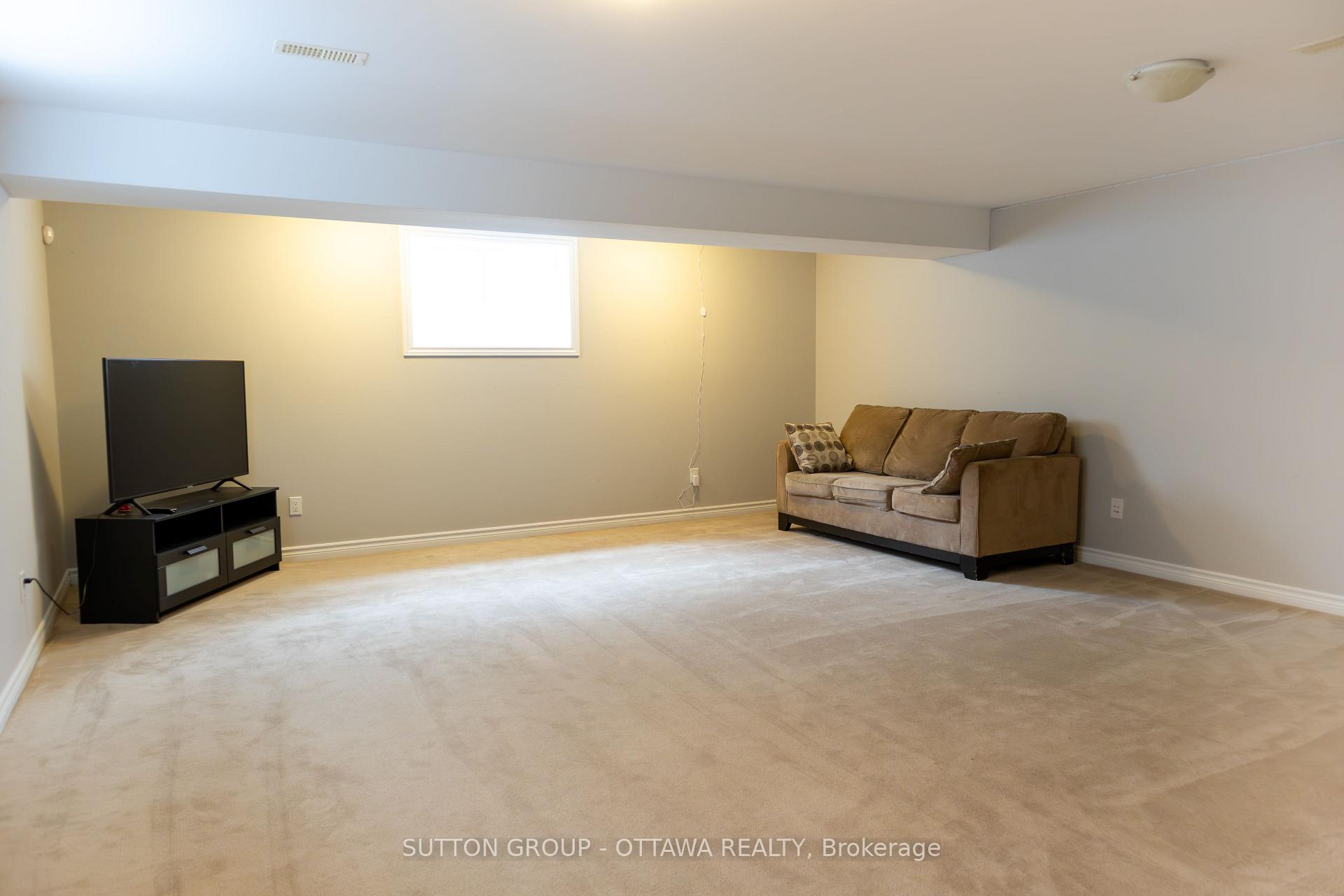 Photo 32 of 654 Moorpark Avenue, Ottawa, Kanata - Emerald Meadows/Trailwest — HOMEH