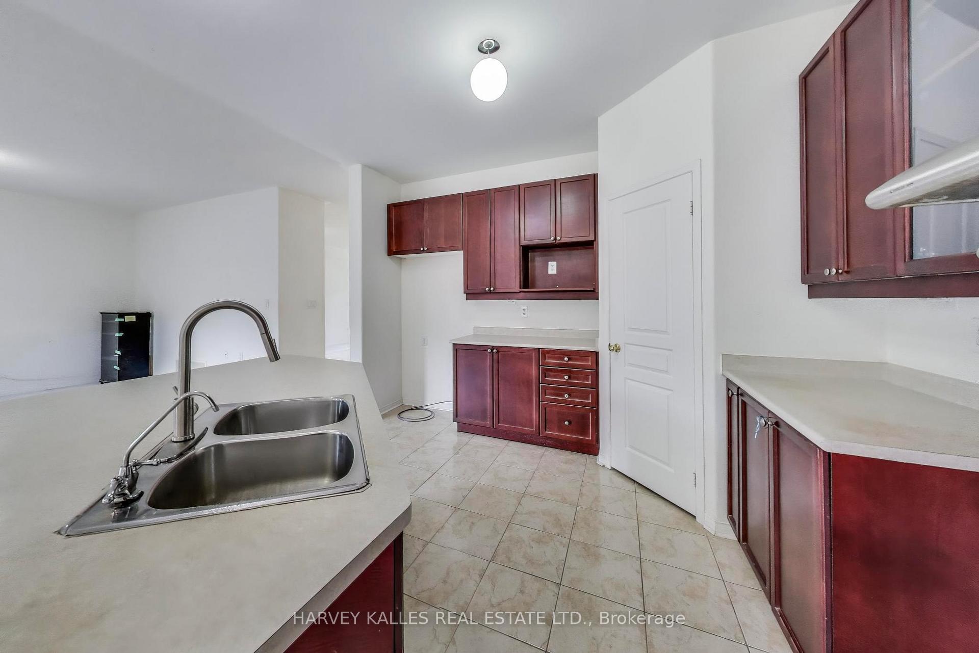 Photo 12 of 802 Cornell Rouge Boulevard, Markham, Cornell — HOMEH