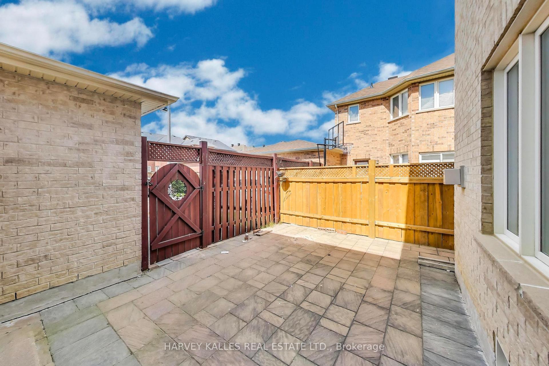 Photo 32 of 802 Cornell Rouge Boulevard, Markham, Cornell — HOMEH