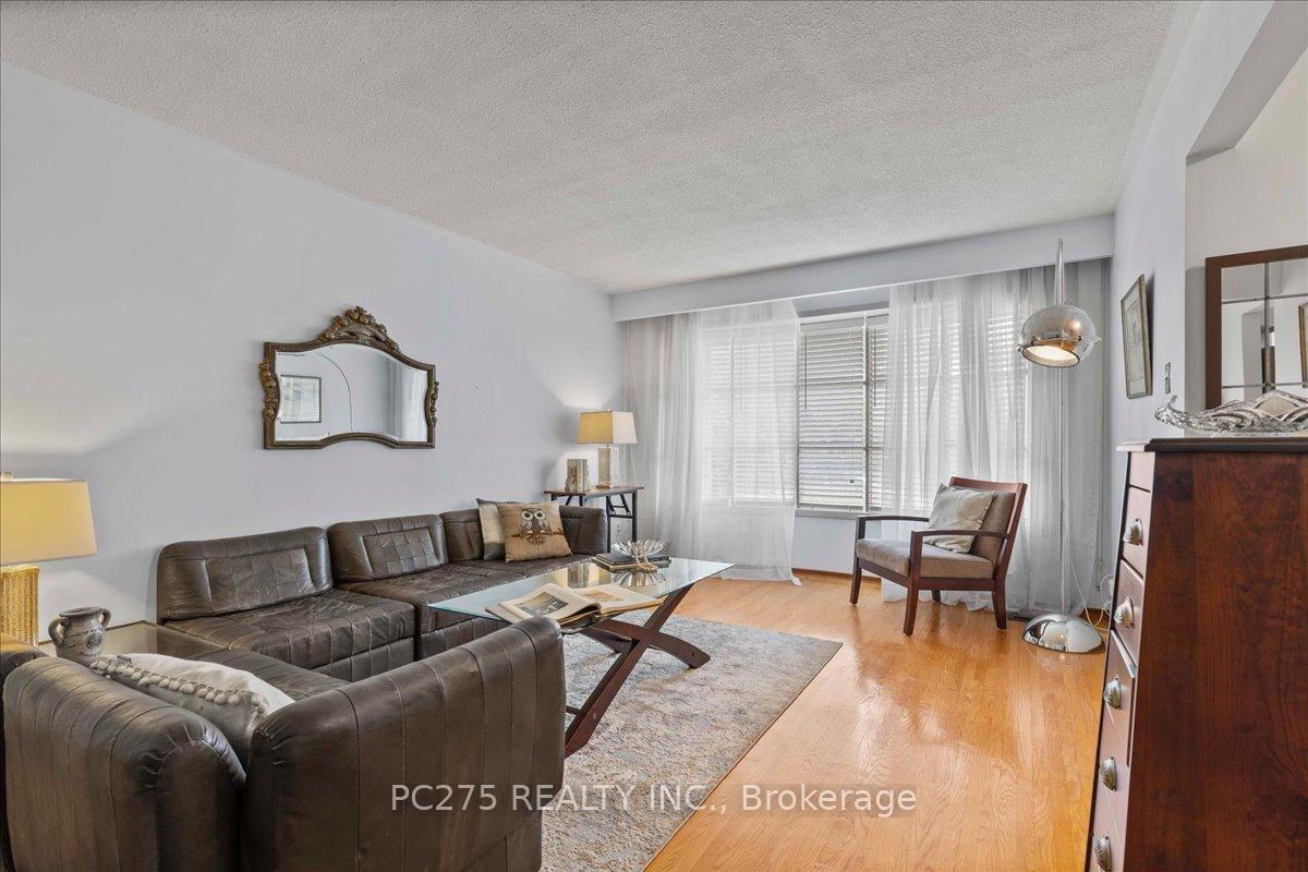 Photo 9 of 184 Forestwood Drive, Kitchener — HOMEH